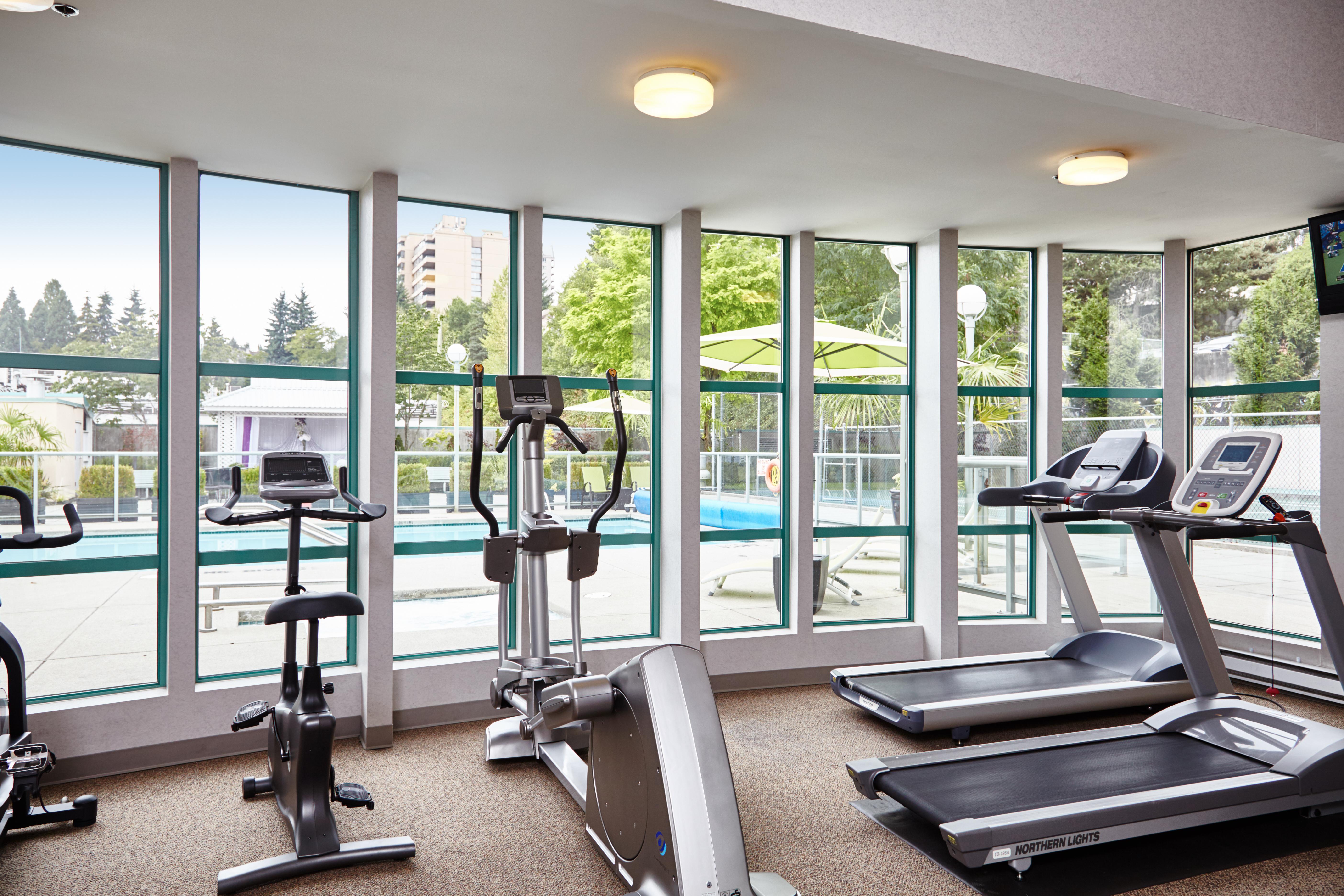 Hotel Executive Plaza & Conference Centre, Metro Vancouver 4*