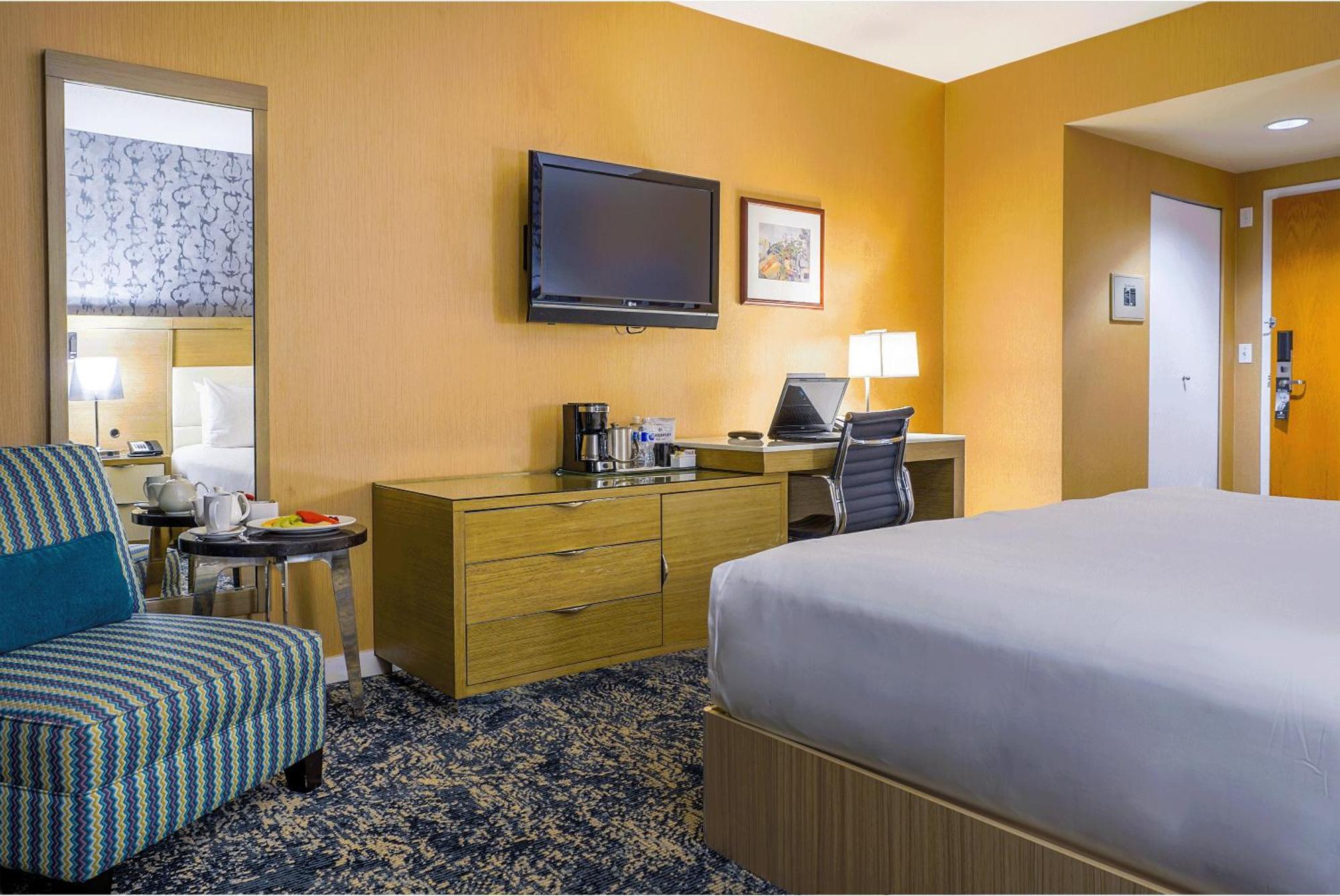 Hotel Executive Plaza & Conference Centre, Metro Vancouver